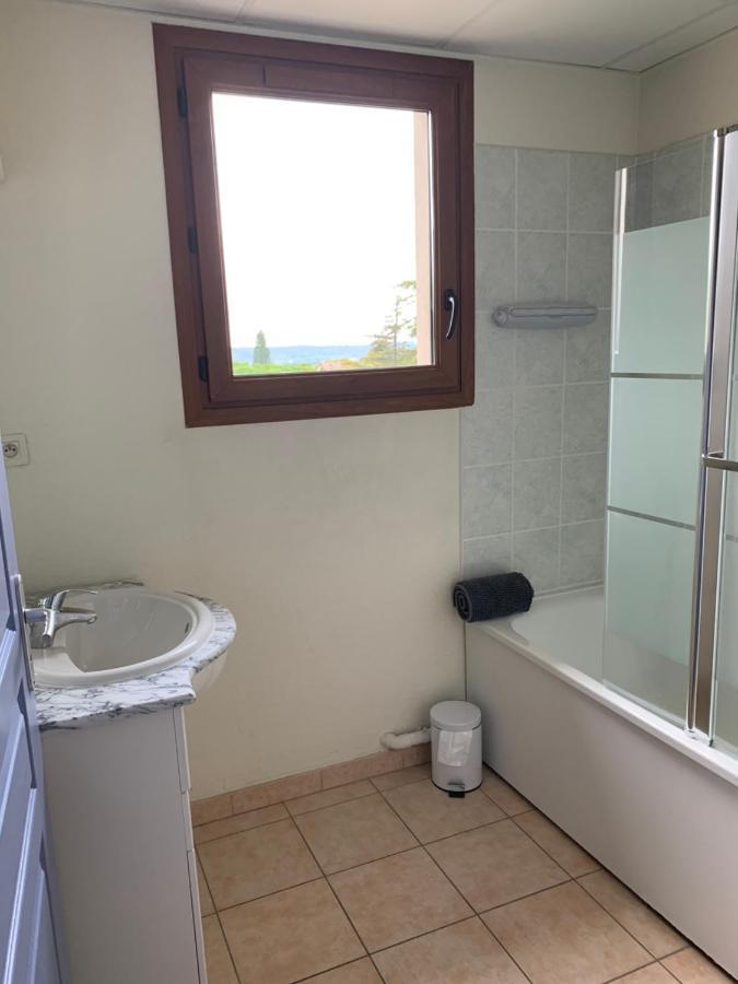 Appartement dans résidence avec piscine et parking Uzès Exterior foto